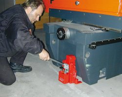 ECO-Jack Maschinenheber EJ50-4S im Einsatz