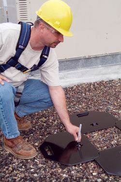 Anwendung des Einzelgewichtsankers auf Flachdach