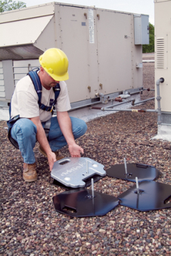 Anwendung des Einzelgewichtsankers auf Flachdach